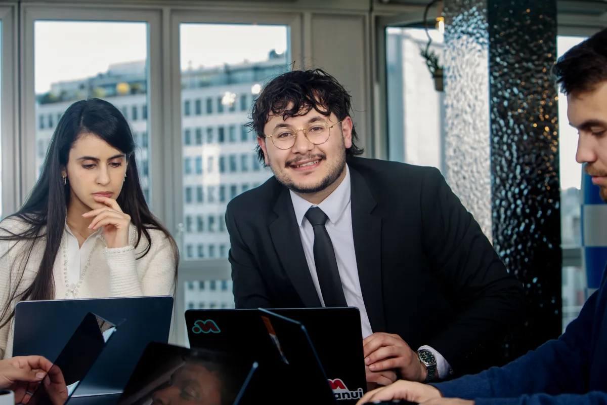 Consultants Miranui travaillant sur un projet Cloud & DevOps