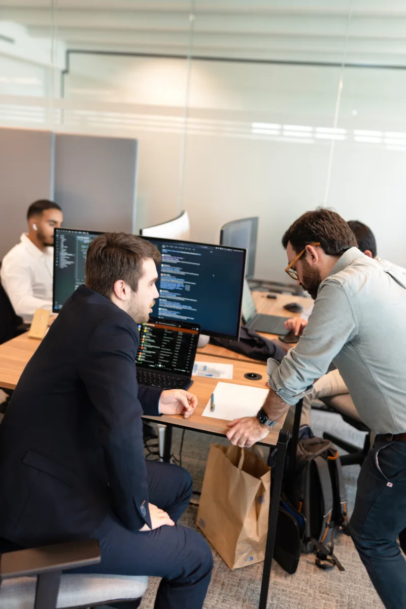 Consultants Miranui Cloud & DevOps sur une architecture cloud